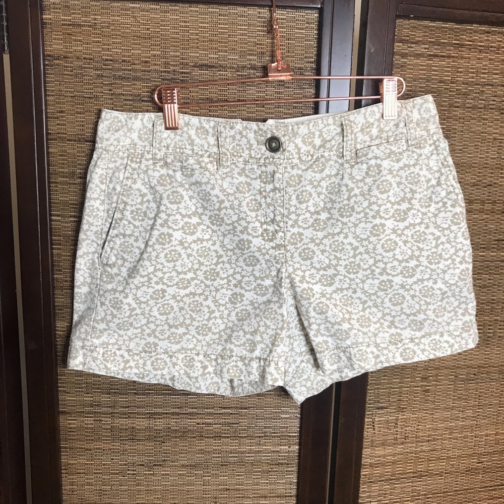 LOFT Anne Taylor Beige White Floral Shorts